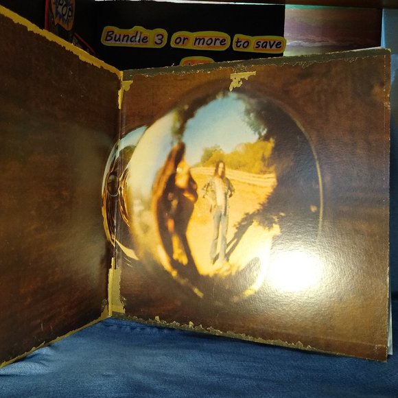 Neil Young Harvest 1972 Textured gatefold Vinyl record - Picture 3 of 5